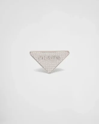 Pendiente derecho con logotipo de cristal