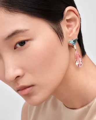 Pendientes colgantes Couleur Vivante: oro blanco con aguamarina, morganitas y diamantes