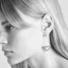 Pendientes largos con corte en oro amarillo y diamantes de Eternal Gold Pendientes largos con corte en oro amarillo y diamantes de Eternal Gold