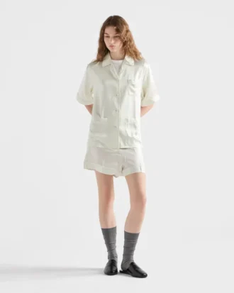 Pijama de satén de estilo vintage con pantalones cortos