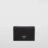 Portapasaportes de Re-Nylon y cuero Saffiano Portapasaportes de Re-Nylon y cuero Saffiano