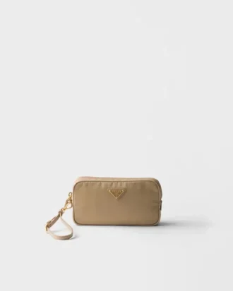 Prada Re-Edition 1978: estuche de Re-Nylon y piel Saffiano Prada Re-Edition 1978: estuche de Re-Nylon y piel Saffiano