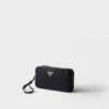 Prada Re-Edition 1978: estuche de Re-Nylon y piel Saffiano Prada Re-Edition 1978: estuche de Re-Nylon y piel Saffiano