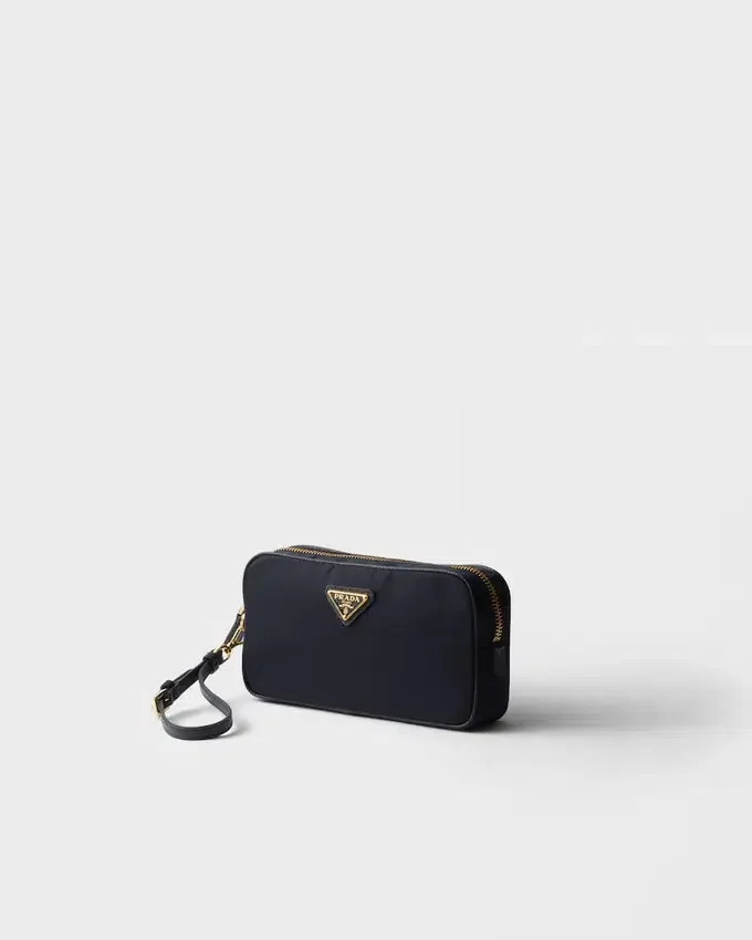 Prada Re-Edition 1978: estuche de Re-Nylon y piel Saffiano Prada Re-Edition 1978: estuche de Re-Nylon y piel Saffiano