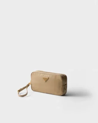 Prada Re-Edition 1978: estuche de Re-Nylon y piel Saffiano Prada Re-Edition 1978: estuche de Re-Nylon y piel Saffiano