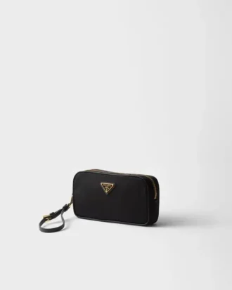 Prada Re-Edition 1978: estuche de Re-Nylon y piel Saffiano Prada Re-Edition 1978: estuche de Re-Nylon y piel Saffiano