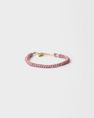 Pulsera de piel napa trenzada con adorno metálico
