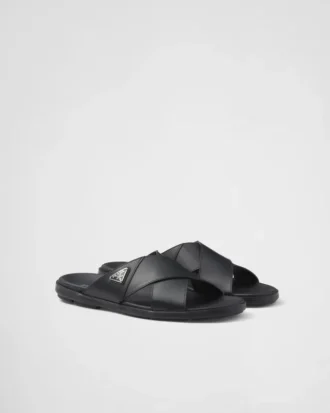 Sandalias cruzadas de cuero