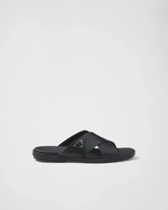 Sandalias cruzadas de cuero