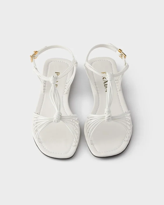 Sandalias de charol Sandalias de charol