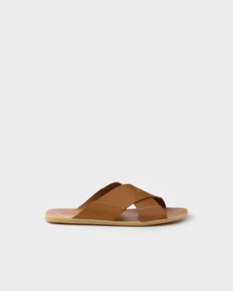Sandalias de cuero entrecruzadas