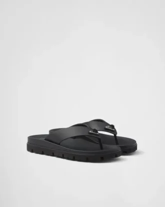 Sandalias de goma con tiras