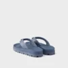 Sandalias de goma con tiras Sandalias de goma con tiras
