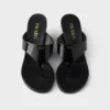 Sandalias de tiras de charol