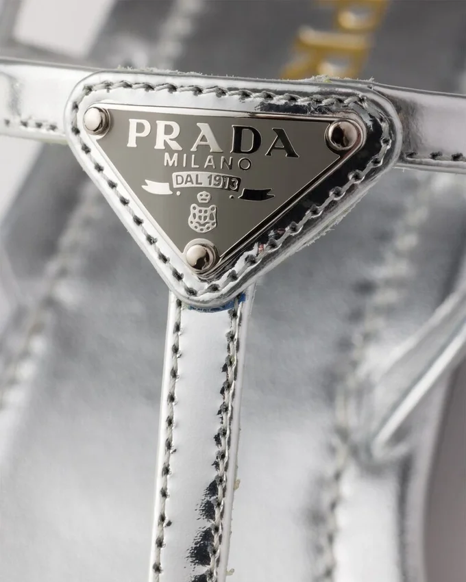 Sandalias de tiras de cuero metalizado Sandalias de tiras de cuero metalizado