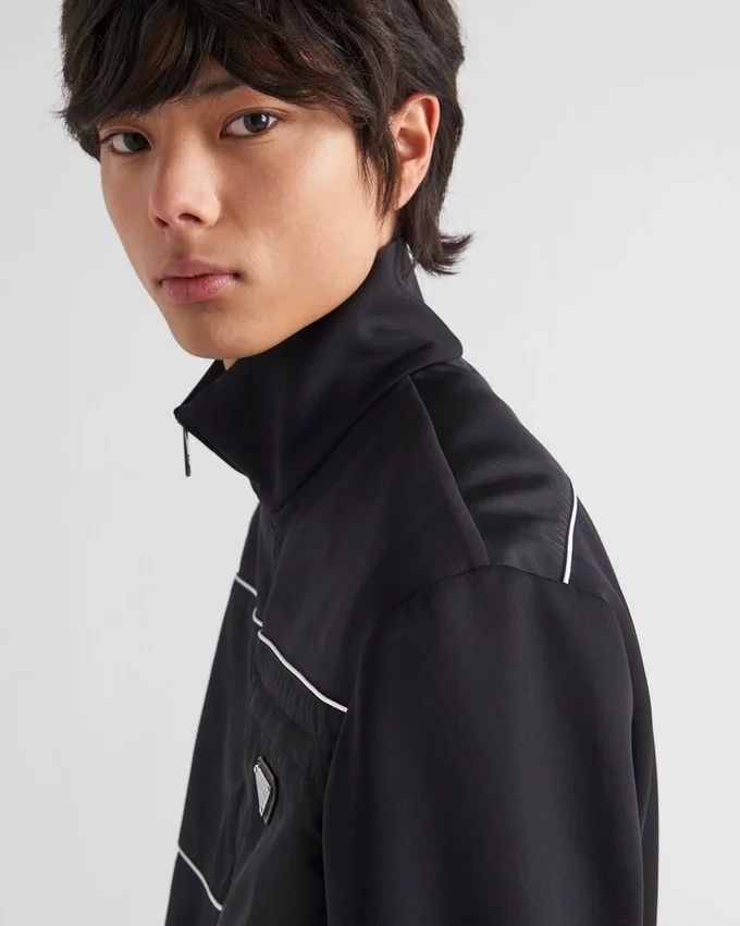 Sudadera con detalles de Re-Nylon Sudadera con detalles de Re-Nylon