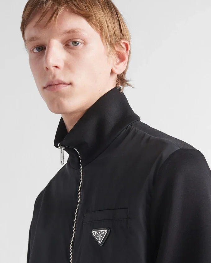 Sudadera con detalles de Re-Nylon Sudadera con detalles de Re-Nylon