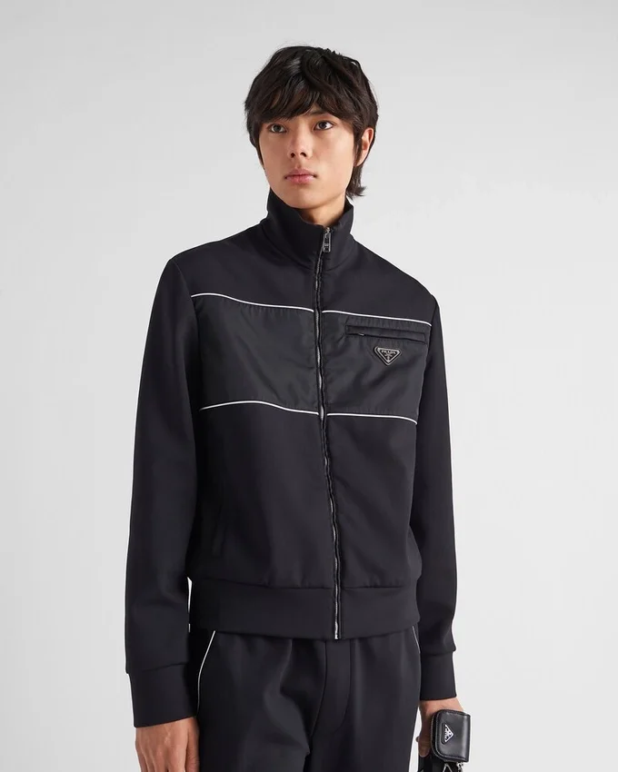 Sudadera con detalles de Re-Nylon Sudadera con detalles de Re-Nylon