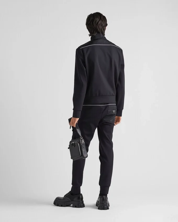 Sudadera con detalles de Re-Nylon Sudadera con detalles de Re-Nylon
