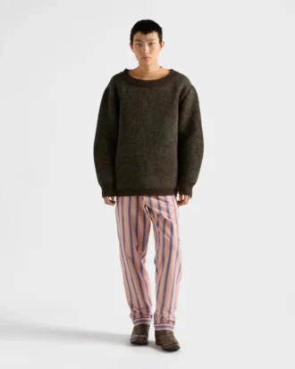 Suéter de lana Shetland de cuello ancho