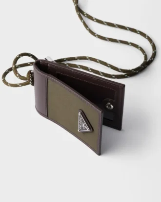 Tarjetero Prada Speedrock de Re-Nylon y cuero con correa