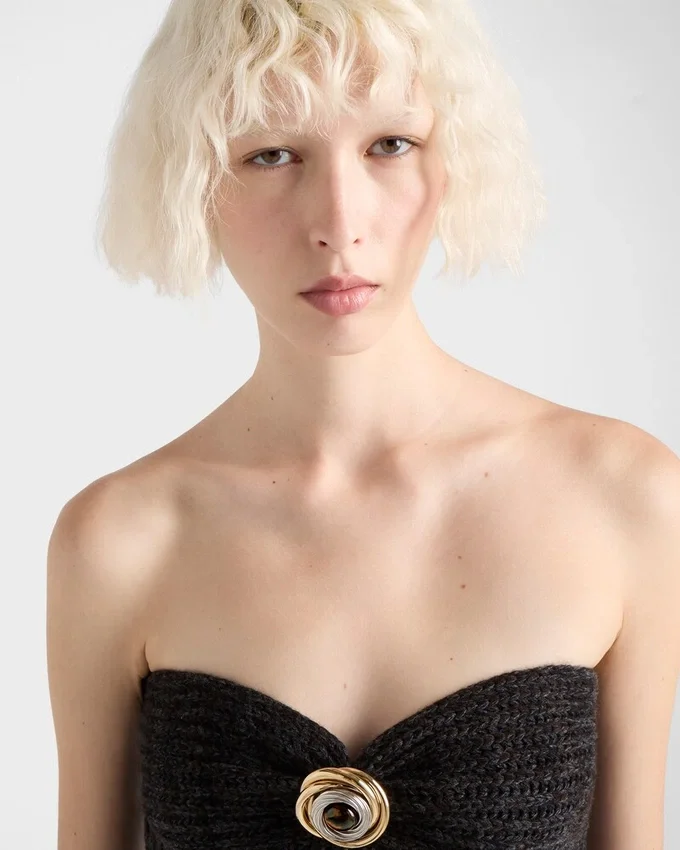 Top bandeau de lana y cachemira con broche Top bandeau de lana y cachemira con broche