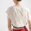 Top corto de manga corta con estampado floral de ponga Top corto de manga corta con estampado floral de ponga