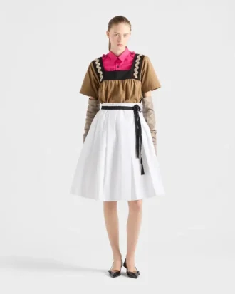 Top de gabardina antigua bordada