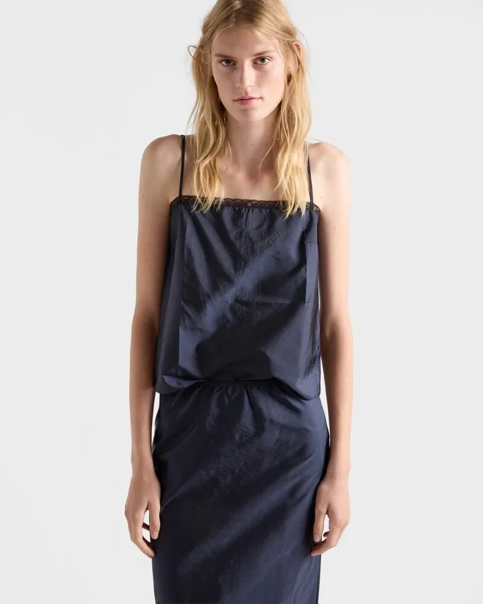 Top ligero de Re-Nylon Top ligero de Re-Nylon