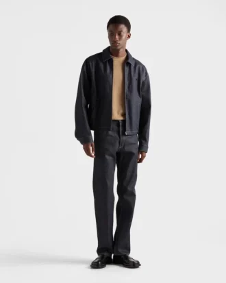 Vaqueros de denim crudo de corte regular