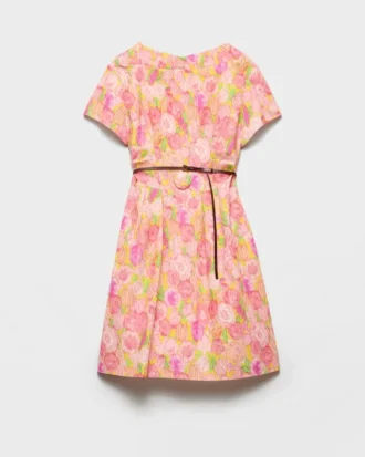 Vestido de cloqué con estampado floral Vestido de cloqué con estampado floral