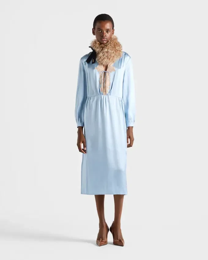 Vestido de crepé satinado y encaje de manga larga Vestido de crepé satinado y encaje de manga larga