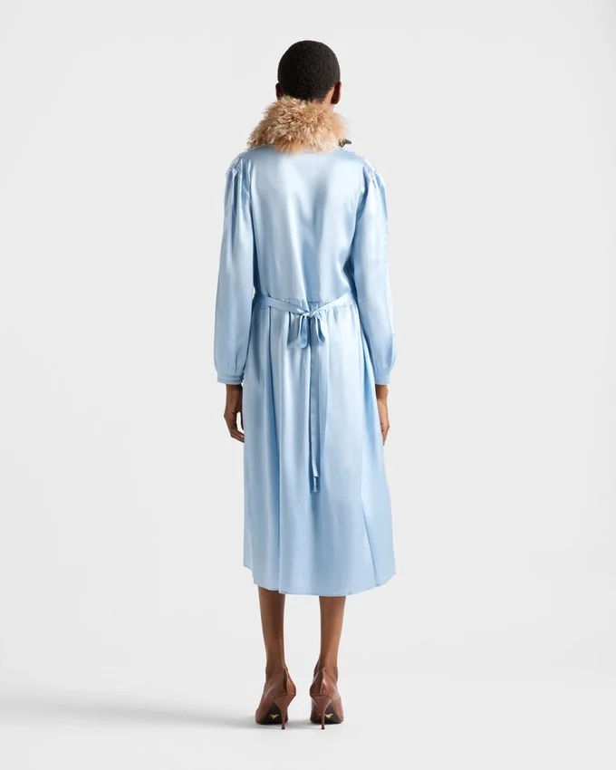 Vestido de crepé satinado y encaje de manga larga Vestido de crepé satinado y encaje de manga larga
