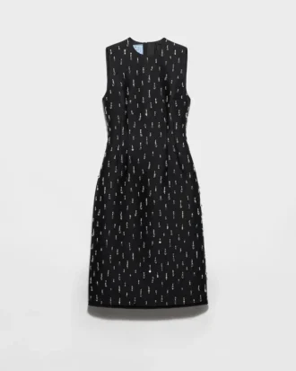 Vestido de neopreno bordado