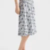 Vestido de ponga con estampado floral Vestido de ponga con estampado floral