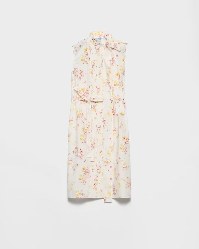 Vestido de popelín plisado con estampado floral Vestido de popelín plisado con estampado floral