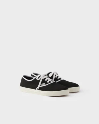 Zapatillas con cordones de tela perforada