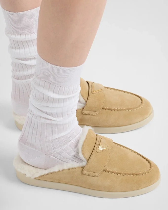 Zapatillas de gamuza y piel de oveja Zapatillas de gamuza y piel de oveja