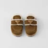 Zapatillas de gamuza y piel de oveja Zapatillas de gamuza y piel de oveja