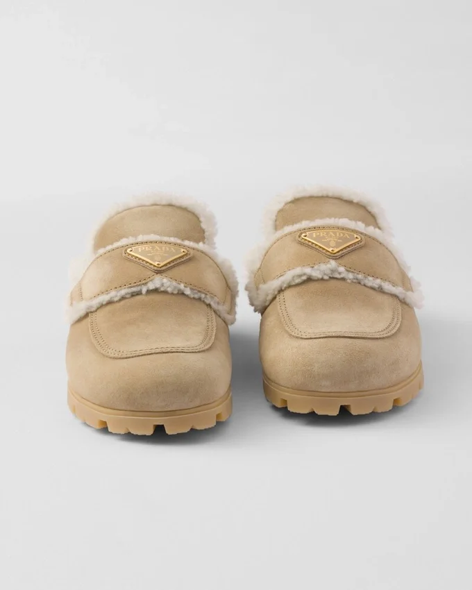 Zapatillas de gamuza y piel de oveja Zapatillas de gamuza y piel de oveja