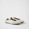 Zapatillas elásticas de Re-Nylon y gamuza Zapatillas elásticas de Re-Nylon y gamuza