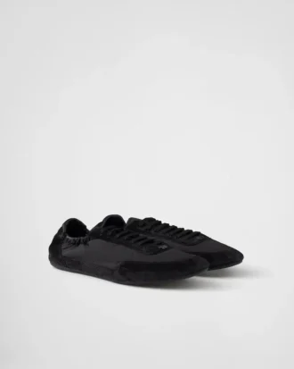 Zapatillas elásticas de Re-Nylon y gamuza