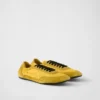 Zapatillas elásticas de Re-Nylon y gamuza Zapatillas elásticas de Re-Nylon y gamuza