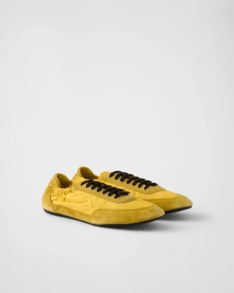 Zapatillas elásticas de Re-Nylon y gamuza