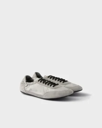 Zapatillas elásticas de Re-Nylon y gamuza