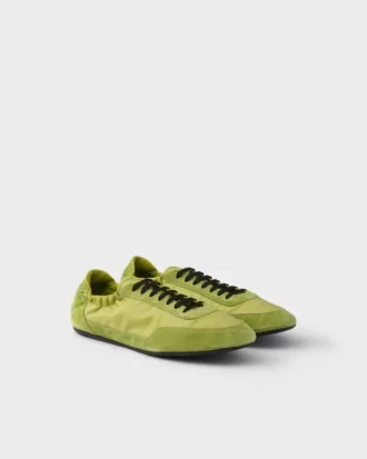 Zapatillas elásticas de Re-Nylon y gamuza
