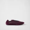 Zapatillas elásticas de Re-Nylon y gamuza Zapatillas elásticas de Re-Nylon y gamuza