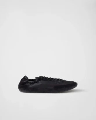 Zapatillas elásticas de Re-Nylon y gamuza