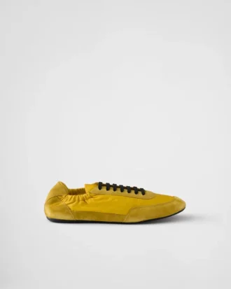 Zapatillas elásticas de Re-Nylon y gamuza