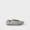 Zapatillas elásticas de Re-Nylon y gamuza Zapatillas elásticas de Re-Nylon y gamuza